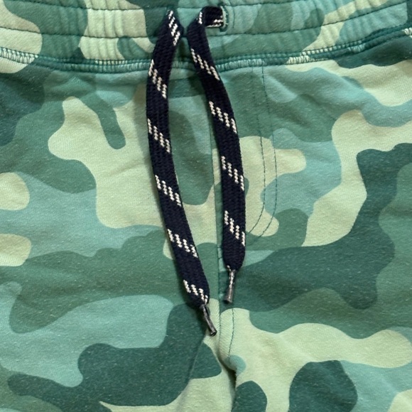 Lands' End Green Camo Shorts - Picture 2 of 4